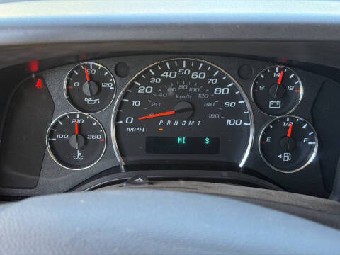2025 Chevrolet Express LT 3500