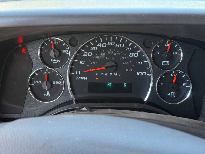 2025 Chevrolet Express LT 3500