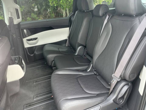 2024 Kia Carnival EX