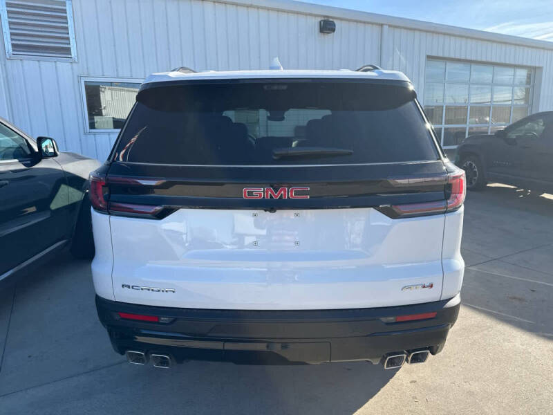 2026 GMC Acadia AT4