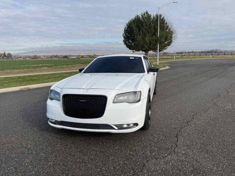 2018 Chrysler 300 S