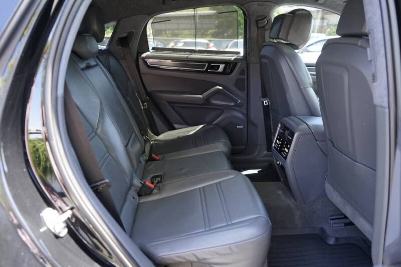 2021 Porsche Cayenne GTS Coupe