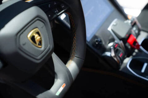 2024 Lamborghini Urus Performante