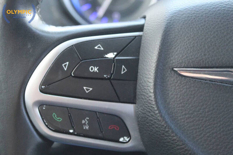 2017 Chrysler 300 Limited