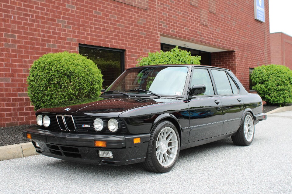 1988 BMW M5 Base