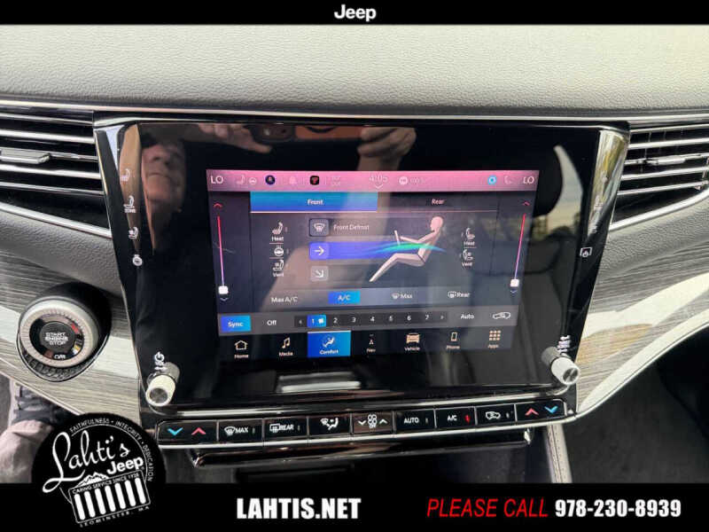 2022 Jeep Wagoneer Series III