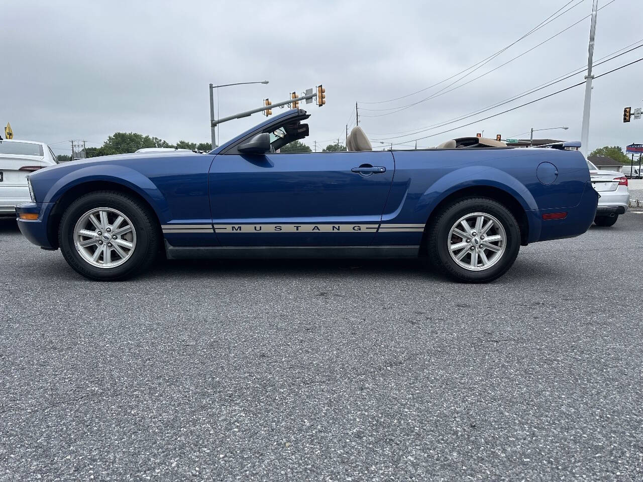 Vista Blue Clearcoat Metallic 2006 Ford Mustang Convertible Rear-Wheel Drive 5-Speed Automatic