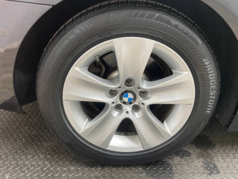 2011 BMW 5 Series 528i