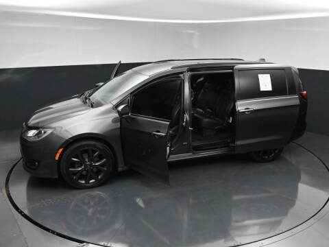 2019 Chrysler Pacifica Touring L Plus