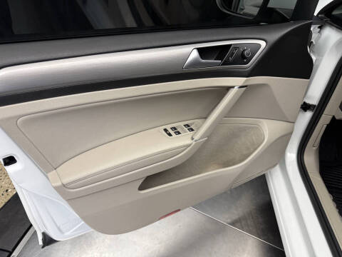 2015 Volkswagen Golf SportWagen TSI SE