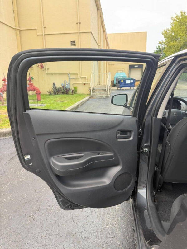 2024 Mitsubishi Mirage ES
