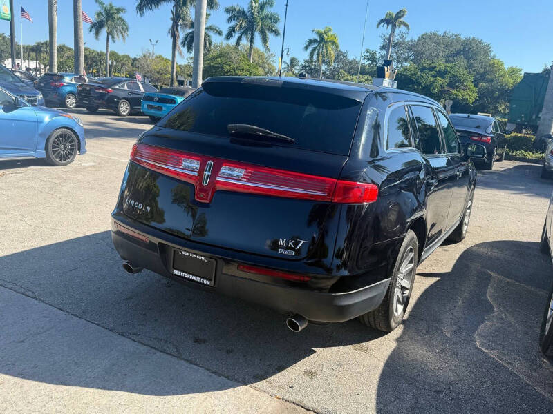 2018 Lincoln MKT Town Car Livery Fleet