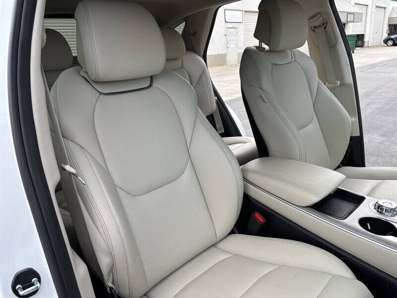 2026 Genesis GV70