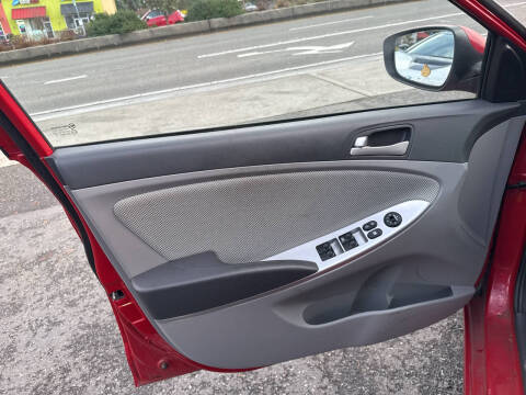 2012 Hyundai Accent GS