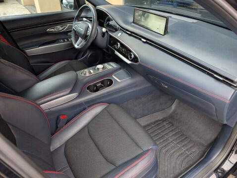 2023 Genesis GV70 2.5T Standard