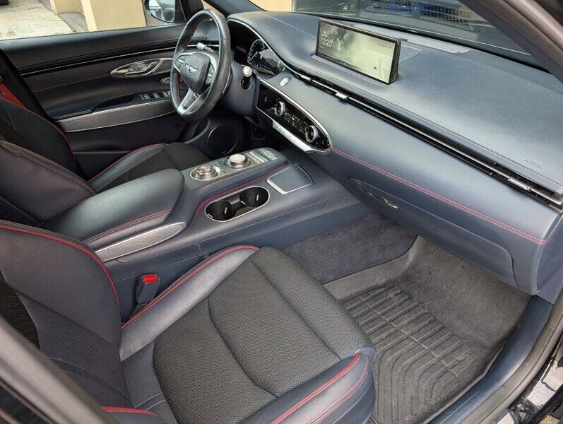 2023 Genesis GV70 2.5T Standard