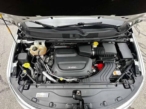 2017 Chrysler Pacifica Touring-L