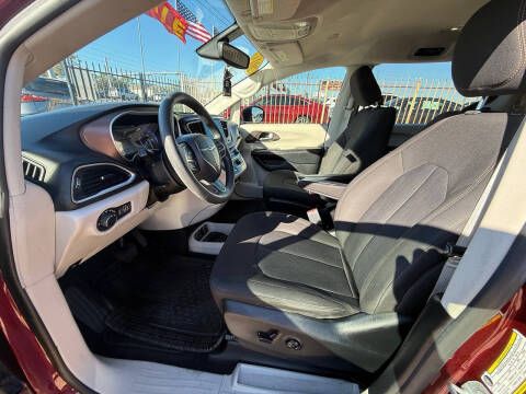 2017 Chrysler Pacifica Touring