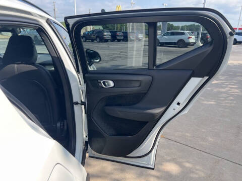 2026 Volvo XC40 B5 Core