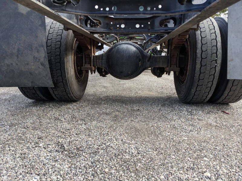 2019 International 4300 24 ft Cab Chassis(CDL)