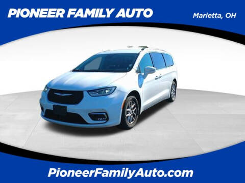 2022 Chrysler Pacifica for sale at Pioneer Family Preowned Autos of WILLIAMSTOWN in Williamstown WV
