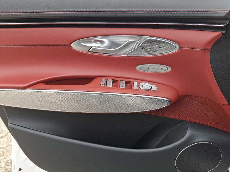 2023 Genesis GV70 2.5T Standard