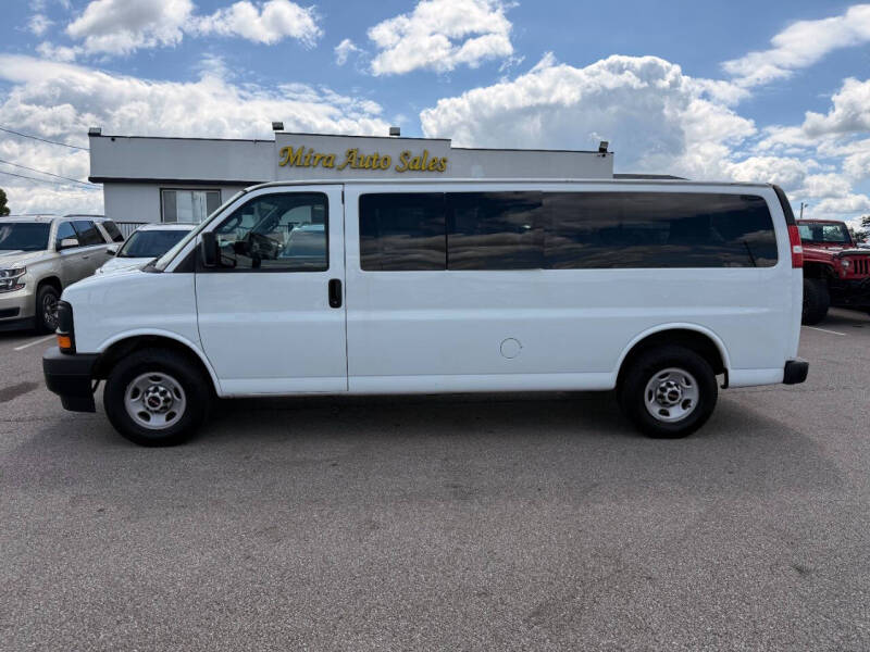 2017 GMC Savana LS 3500