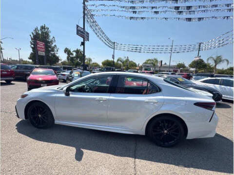 2022 Toyota Camry Hybrid XSE