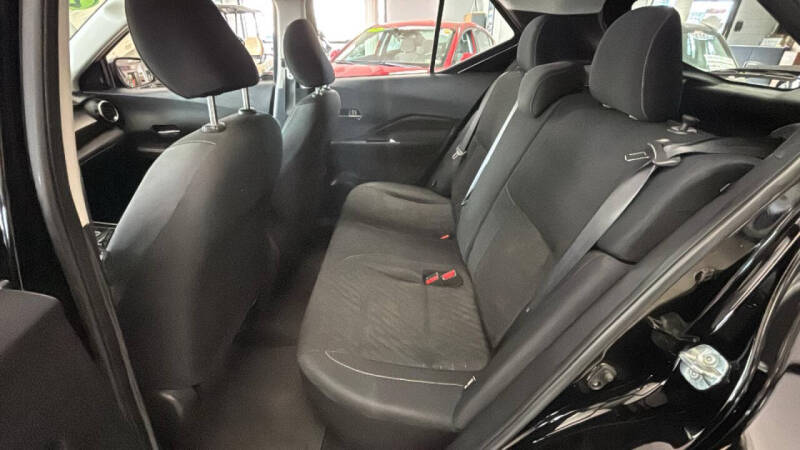 2022 Nissan Kicks SV