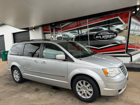 2010 Chrysler Town and Country for sale at Ben Brocato Auto Sales in Sheffield AL