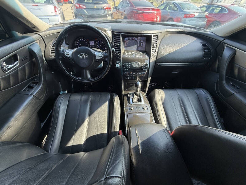 2017 Infiniti QX70