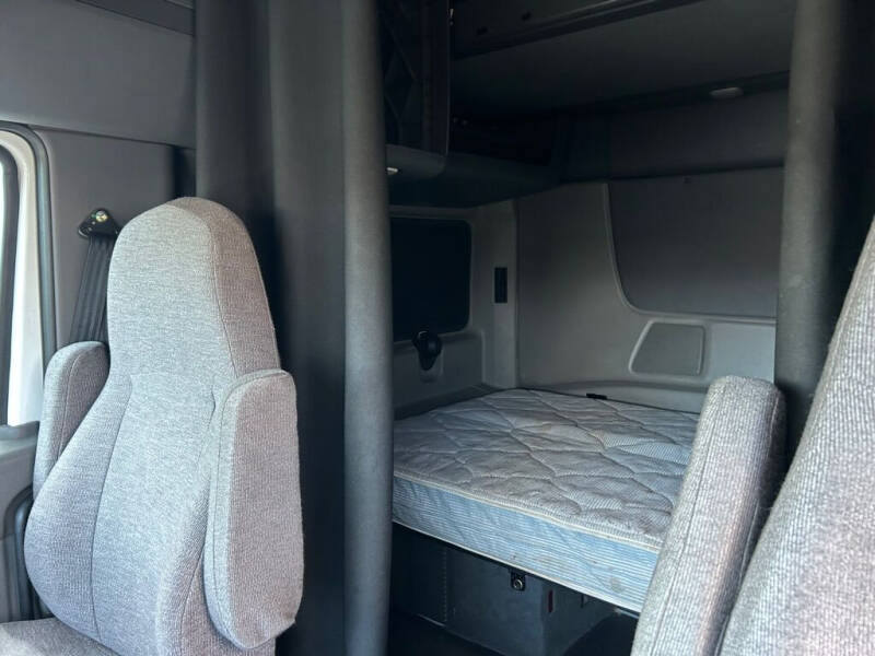 2018 International LT625