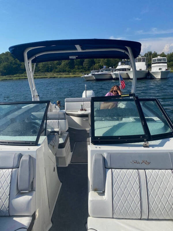 2016 Sea Ray 270 SUNDECK