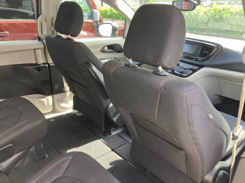 2017 Chrysler Pacifica LX