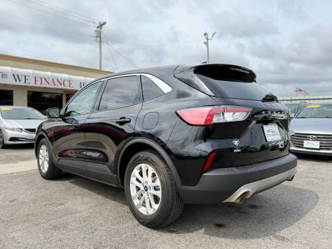 2020 Ford Escape SE