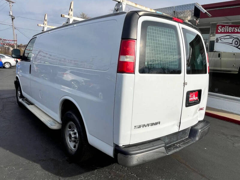 2017 GMC Savana 2500