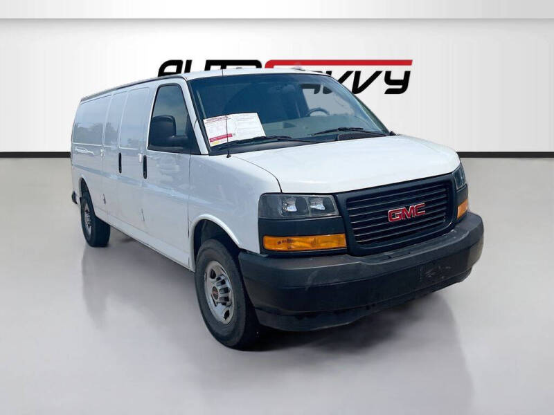 2025 GMC Savana 3500