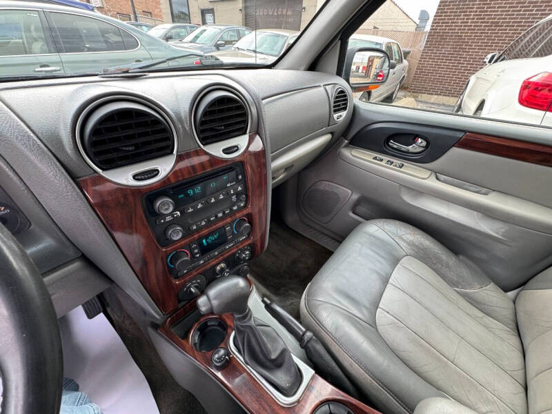 2003 GMC Envoy SLT photo 14