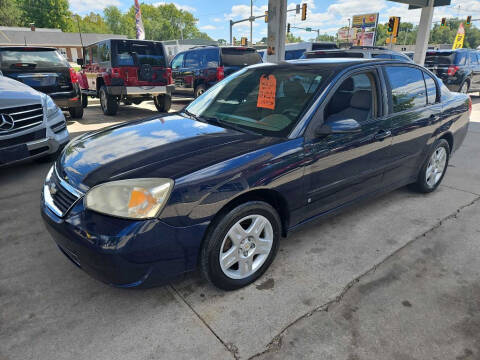2006 Chevrolet Malibu for sale at SpringField Select Autos in Springfield IL