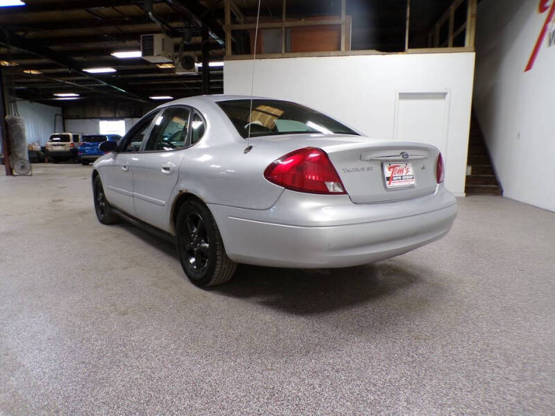 2003 Ford Taurus SE