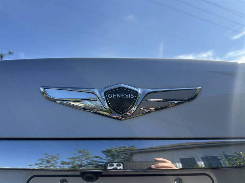 2018 Genesis G90