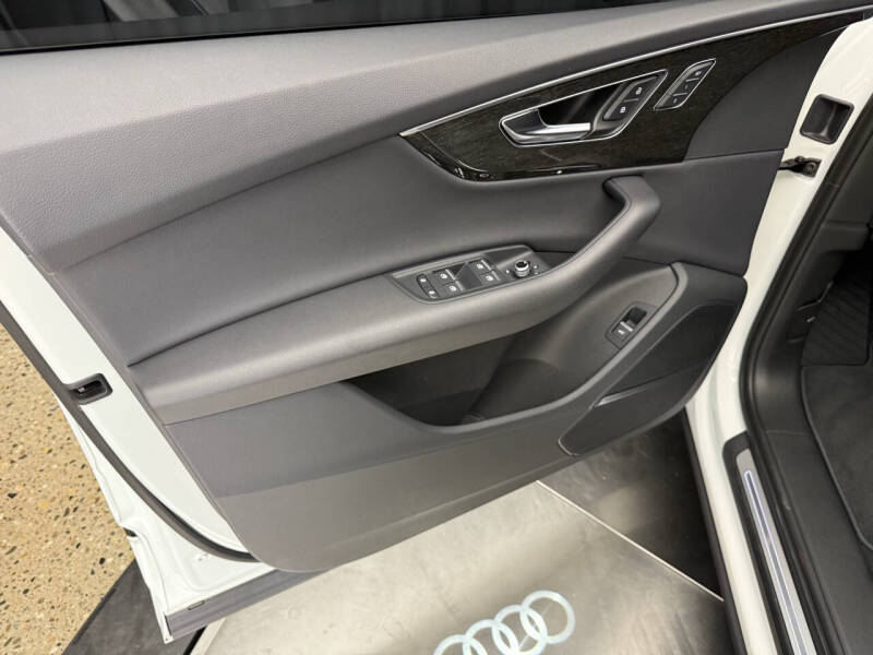 2022 Audi Q7 quattro Premium Plus 45 TFSI