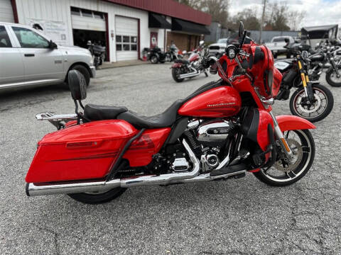 2017 Harley-Davidson FLHXS - for sale at Dark Horse Motorcycles in Gaffney SC
