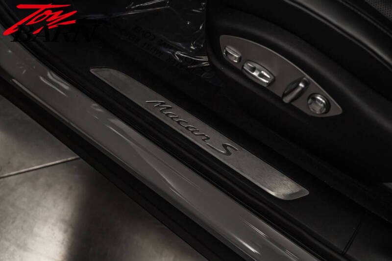 2023 Porsche Macan S