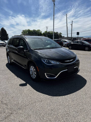 2017 Chrysler Pacifica Touring Plus