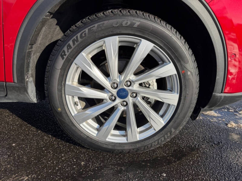 2022 Ford Escape Hybrid Titanium