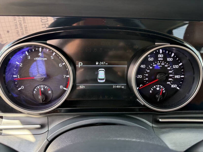 2022 Kia Carnival SX