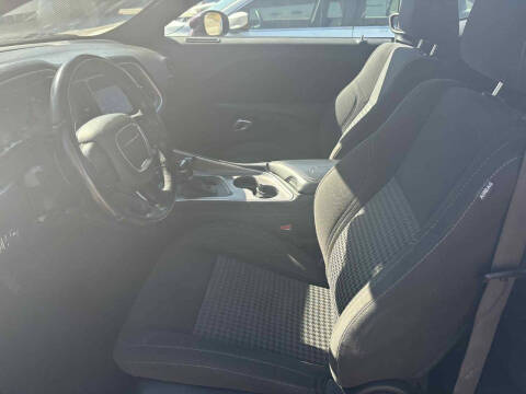 2021 Dodge Challenger SXT