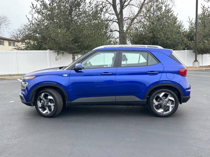 Used 2024 Hyundai Venue SEL with VIN KMHRC8A30RU331684 for sale in Wood River, IL