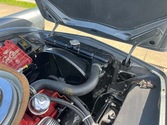 1956 Ford Thunderbird 39